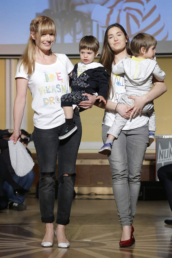 Małgorzata Lewińska z córką Anastazją Feusette i synkami, Gala Dobrego Stylu, 2016 rok
