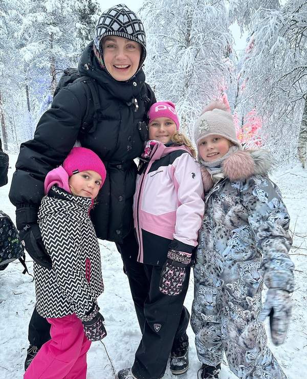 Małgorzata Socha wraz z dziećmi i mężem odwiedzili wioskę św. Mikołaja. Aktorka opublikowała magiczne zdjęcia z rodziną