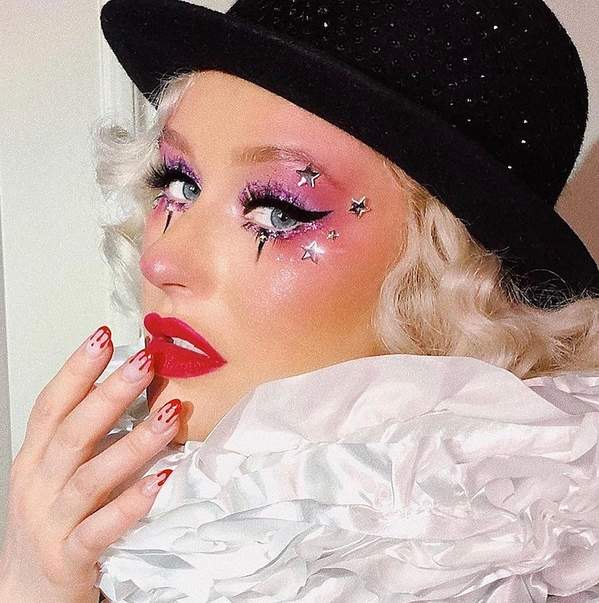 manicure halloween Aguilera