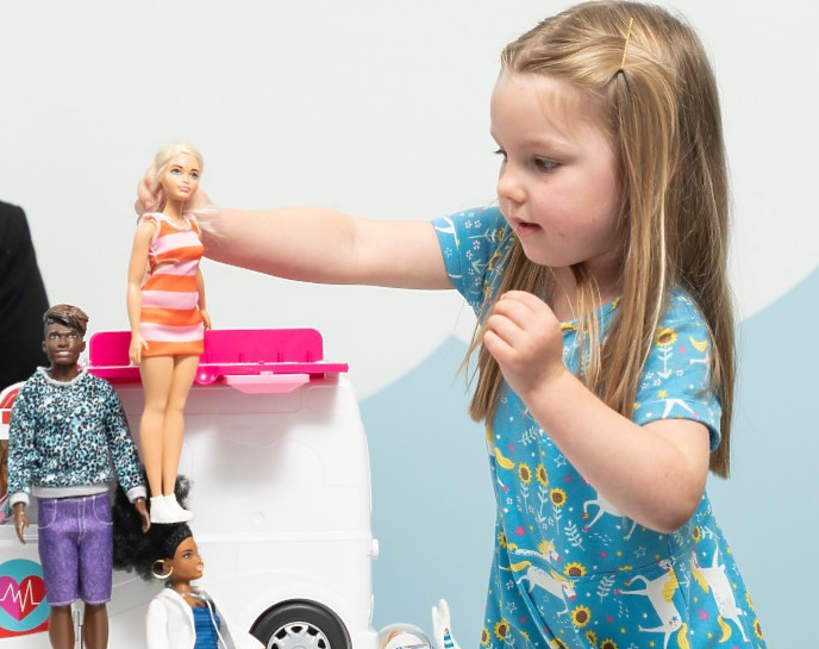 Mattel o zabawie lalkami, badania