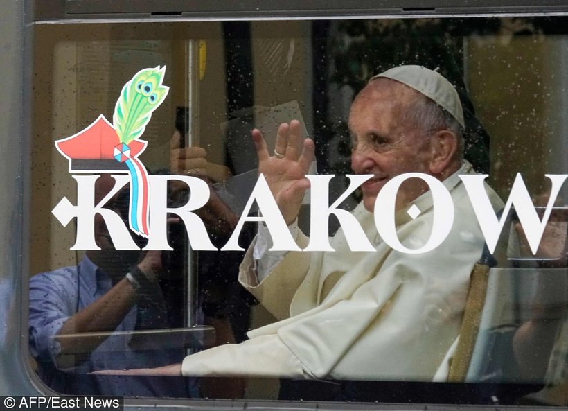 papież Franciszek w tramwaju