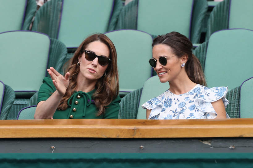 Pippa Middleton z księżną Kate ma trybunach