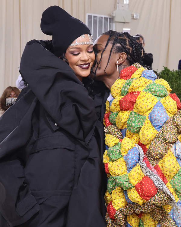 Rihanna Asap Rocky urodziła dziecko historia miłości jak się poznali 