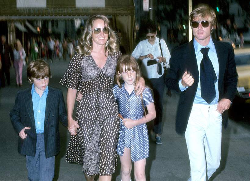 Robert Redford z żoną Lolą, synem Jamiem córką Shauną, 1969 rok 
