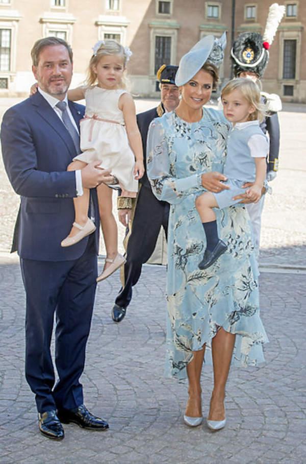 szwedzka rodzina królewska: księżniczka Madeleine z rodziną