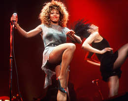 81-letnia Tina Turner wraca na scenę i zachwyca nową fryzurą!