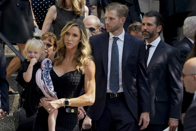 Uroczystości pogrzebowe Ivany Trump, 20.07.2022,  Eric Trump z żoną, Larą Trump, Ivanka Trump z mężem Jaredem Kushnerem 