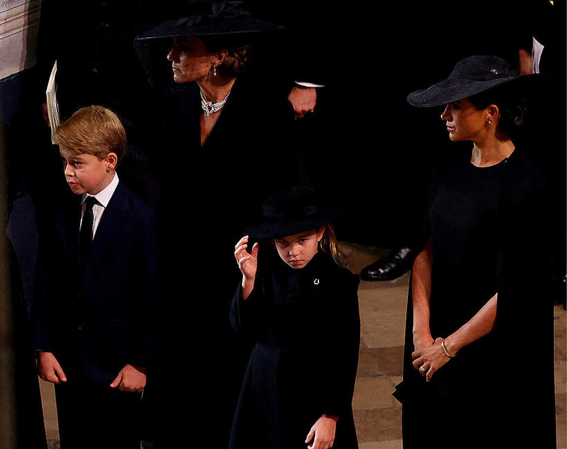 Wielka Brytania. Księżniczka Charlotte i książę George żegnają królową Elżbietę II podczas uroczystości pogrzebowych