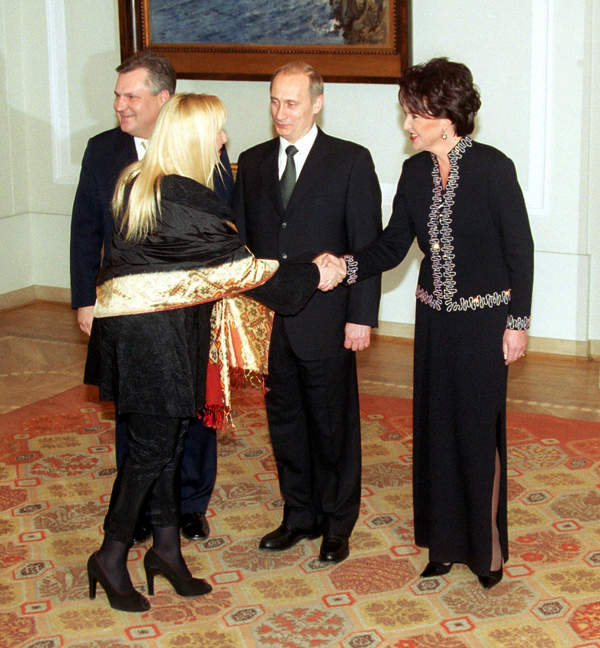 Wladimir Putin, Maryla Rodowicz, Jolanta Kwaśniewska, Aleksander Kwaśniewski, 16.01.2002 Warszawa
