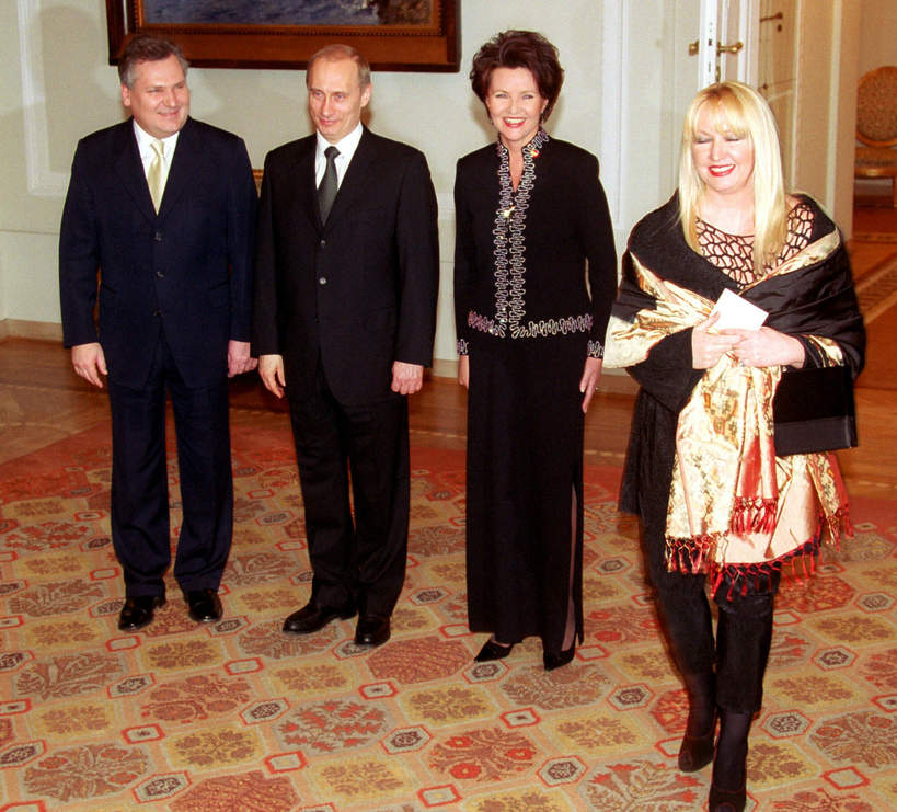 Wladimir Putin, Maryla Rodowicz, Jolanta Kwaśniewska, Aleksander Kwaśniewski, 16.01.2002 Warszawa