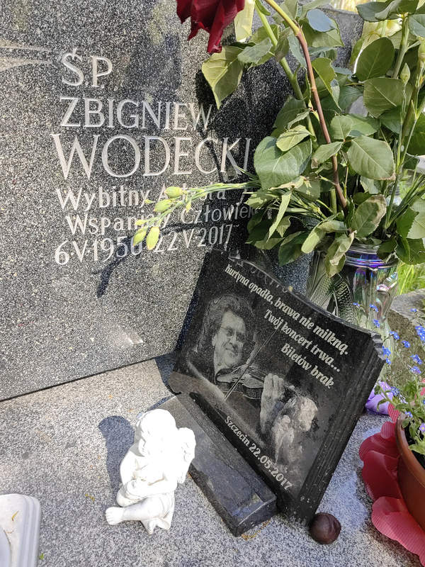 Zbigniew Wodecki, 09.05.2023. Cmentarz Rakowicki w Krakowie. Grob muzyka Zbigniewa Wodeckiego.