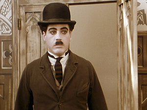 zdjęcie z filmu Chaplin. Robert Downey Jr.