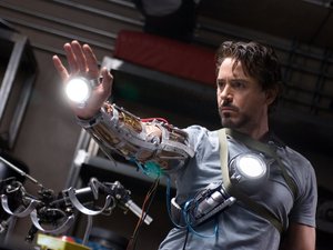 zdjęcie z filmu Iron Man. Robert Downey Jr
