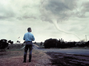 zdjęcie z filmu Twister. Bill Paxton