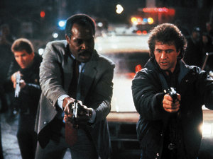 zdjęcie z filmu Zabójcza broń 2. Mel Gibson, Danny Glover