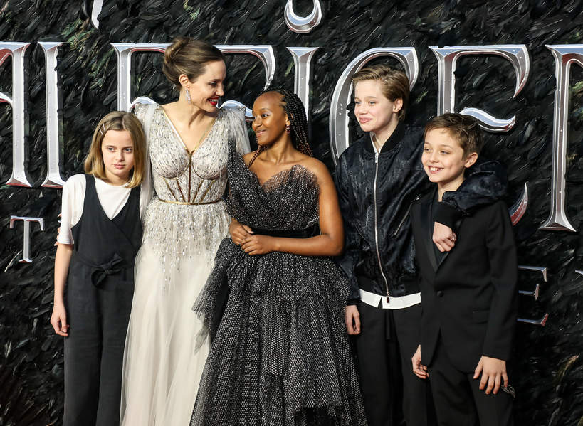 Angelina Jolie z dziećmi Vivienne, Zaharą, Shiloh i Knoxem, Angielska premiera filmu Maleficent: Mistress of Evil