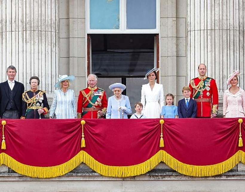 Brytyjska rodzina królewska na balkonie Pałacu Buckingham, Platynowy Jubileusz królowej Elżbiety II, 2.06.2022