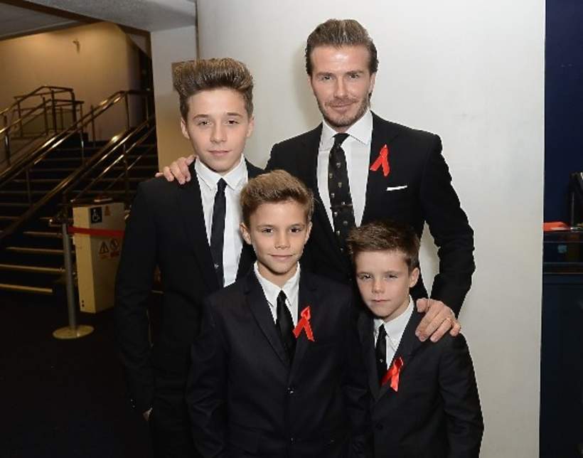 David Beckham z synami, premiera "The Class of 92", 1.12.2013, Londyn