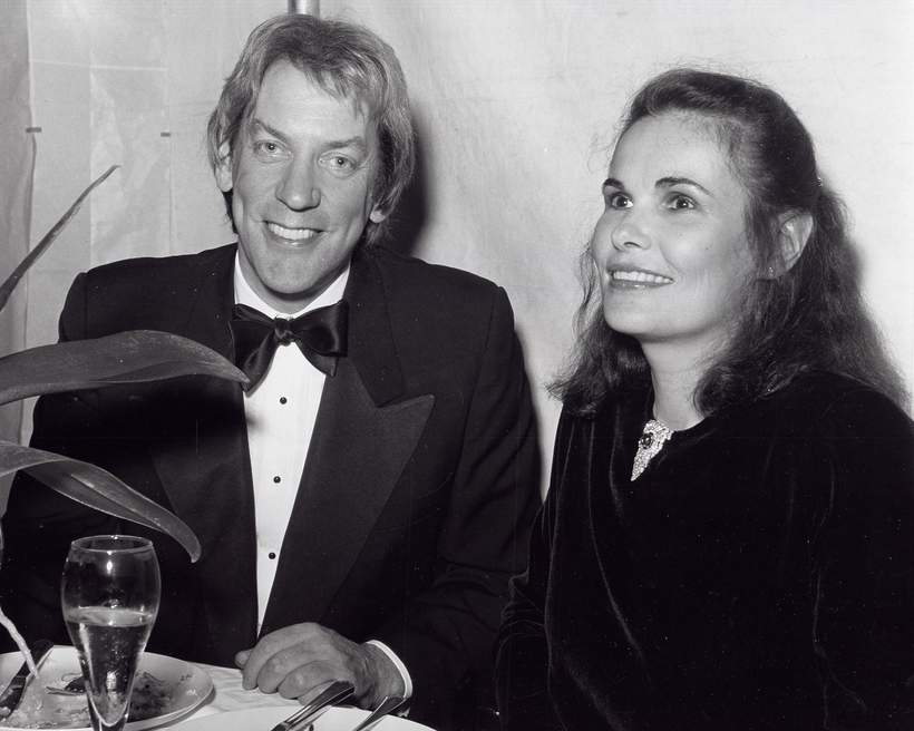 Donald Sutherland z żoną świętują Chiński Nowy Rok, restauracja Mr. Chow's, Beverly Hills, 1983 r.