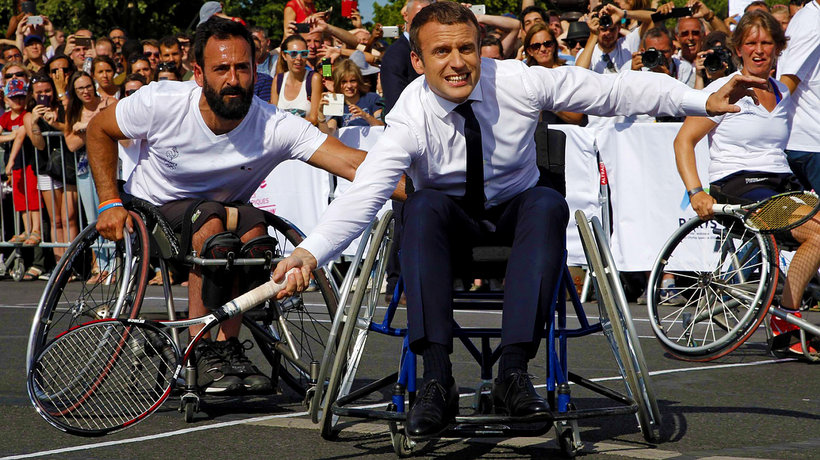 Emmanuel Macron, Olimpiada w Paryżu w 2024, Macron na wózku, Macron gra w piłkę i uprawia sport