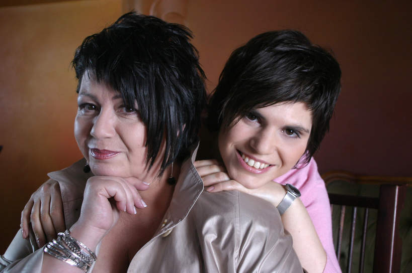 Ewa Bem, Pamela Bem-Niedziałek, nagranie klipu do piosenki „Moda na niemiłość” Organza, 21.03.2004 rok 