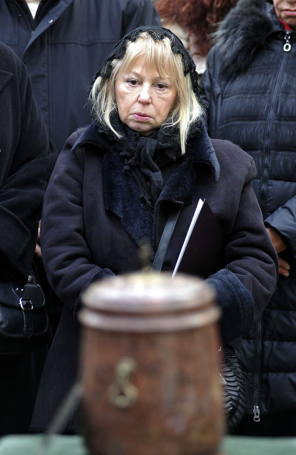 Ewa Złotowska, pogrzeb męża Marka Frąckowiaka, Podkowa Leśna, 15.11.2017 rok