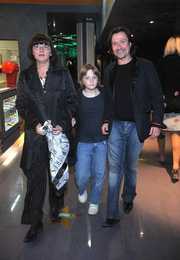Jacek Kawalec z żoną Joanną i synem Kajetanem, premiera kinowa Ranczo Wilkowyje, 19.12.2007