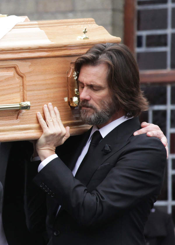 Jim Carrey na pogrzebie Cathriony White, 2015, Cappawhite, Tipperary, Irlandia