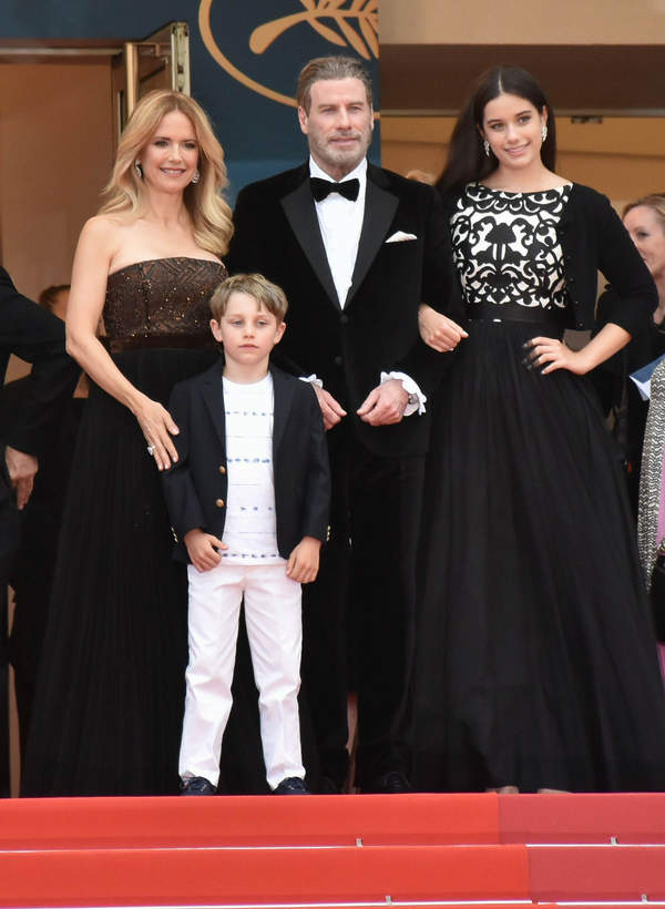 John Travolta z żoną Kelly Preston i dziećmi Ellą i Benjaminem, Cannes 2018 - pokaz filmu Solo : A Star Wars Story, 15.05.2018