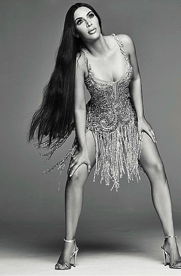 Kim Kardashian jako Cher na okładce harper's Bazaar Arabia