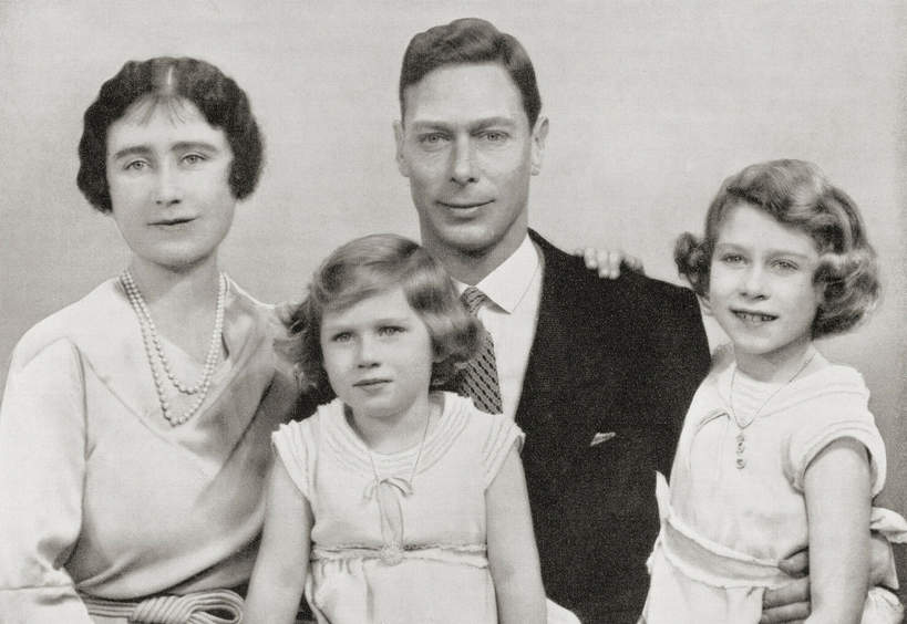 Król Jerzy VI z żoną Elżbietą Bowes-Lyon i córkami: księżniczką Elżbietą i księżniczką Małgorzatą, 1937 rok