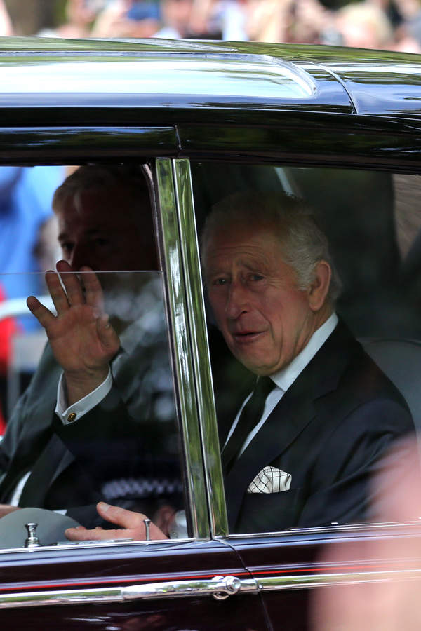 Król Karol III w drodze z Clarence House do Pałacu Buckingham, Londyn, Wielka Brytania, 14.09.2022 rok