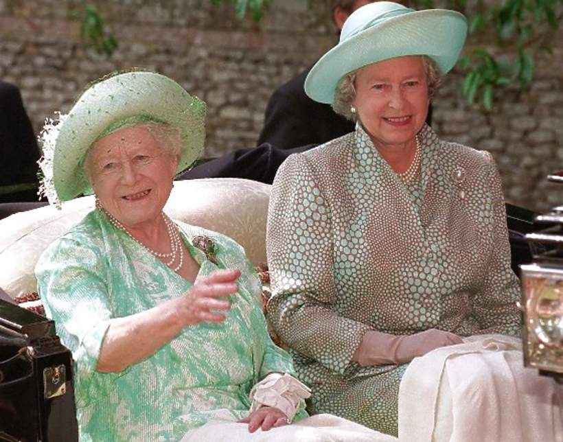 Królowa Elżbieta II, Królowa Matka, 96. urodziny Elżbiety Bowes-Lyon