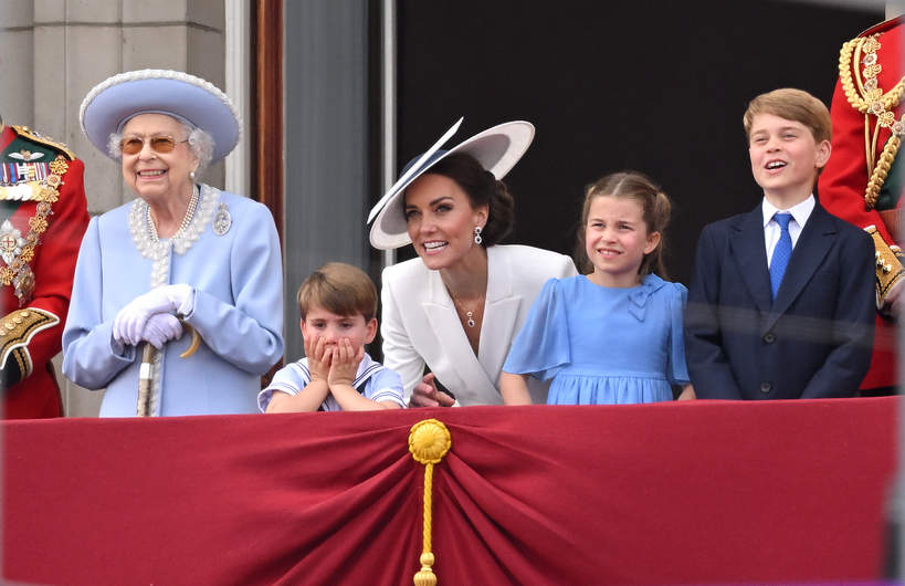 Królowa Elżbieta II, księżna Kate, książę George, księżniczka Charlotte i książę Louis, Trooping the Colour, 2.06.2022