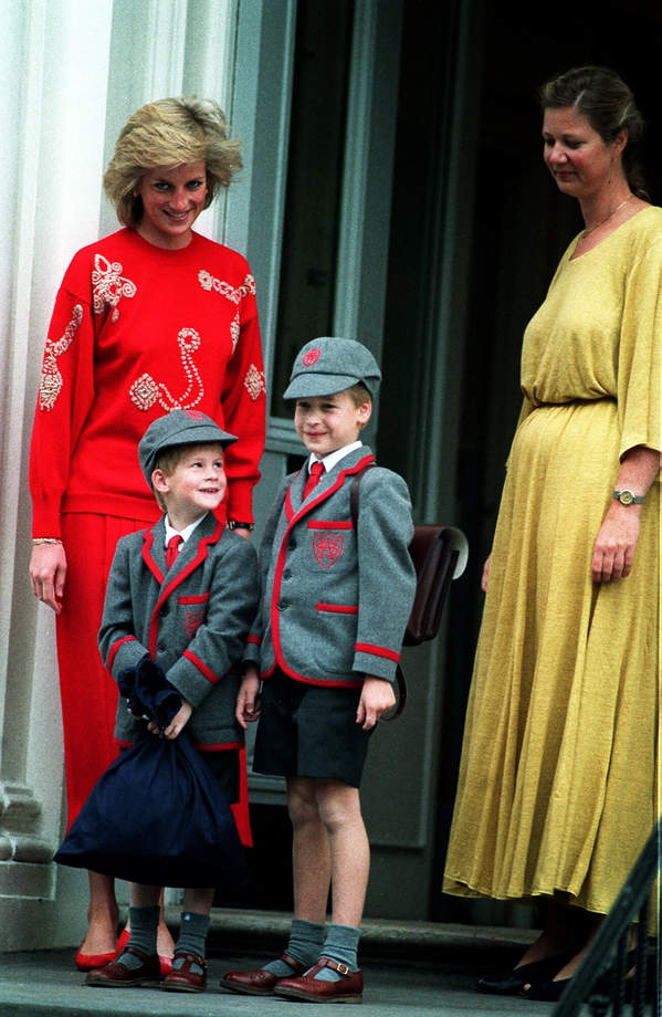 Książę William i książę Harry, pierwszy dzień w szkole Harry'ego, 15.09.1989