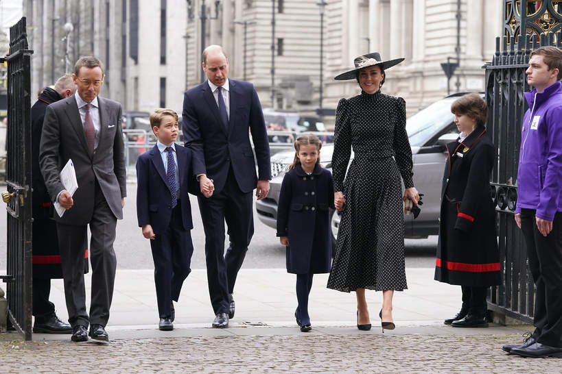 Książęca para Cambridge z dziećmi na mszy dziękczynnej za życie księcia Filipa, 29.03.2022