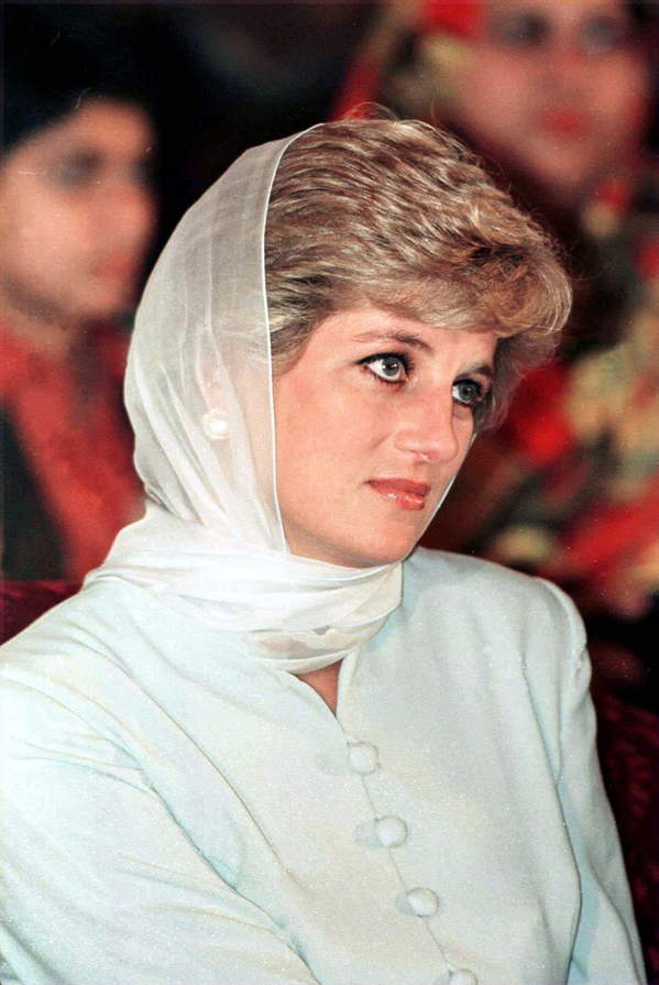 Księżna Diana w szpitalu w Lahore w Pakistanie