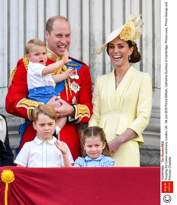 Księżna Kate i książę William z dziećmi: Georgem, Charlotte i Louisem podczas święta Trooping the Colour, 8.06.2019