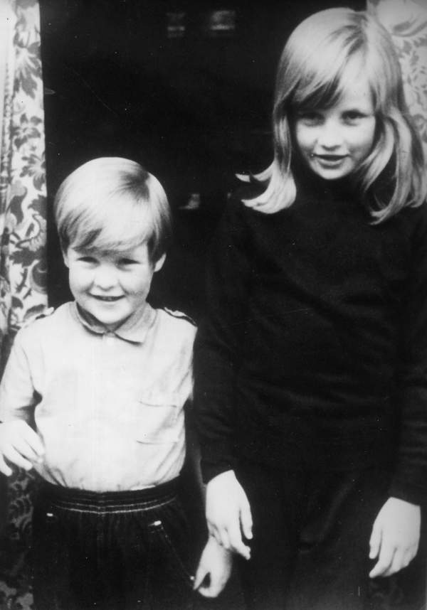 Lord Charles Spencer, księżna Diana w dzieciństwie, ich dom w Berkshire, 1968 rok