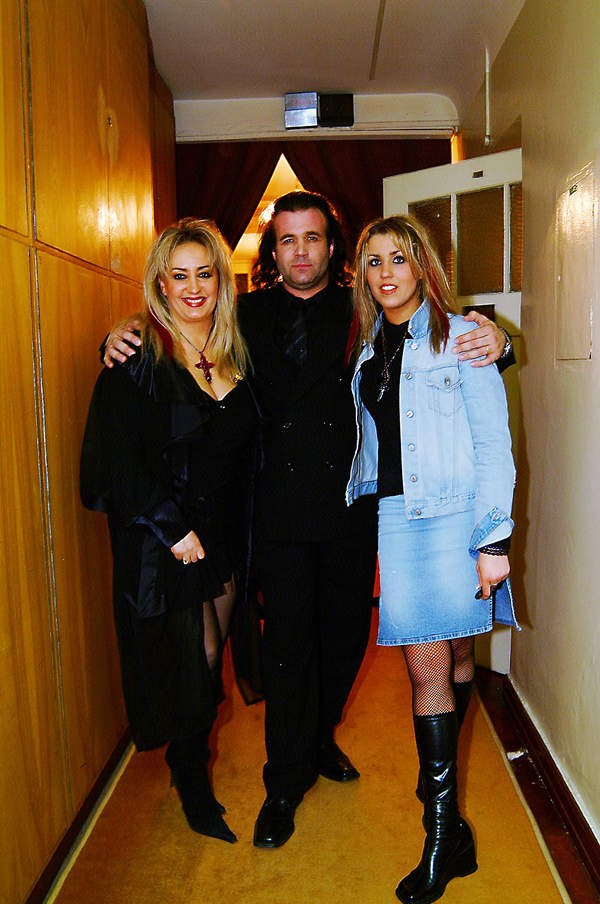 Marek Torzewski, córka Agata Torzewska, żona Barbara Torzewska, koncert charytatywny „KOCHAM CIĘ”, marzec 2003