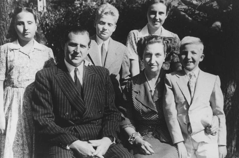  Margarita, Juan de Borbón, Juan Carlos, María de las Mercedes de Borbón, Pilar,  Alfonso, około 1950 roku