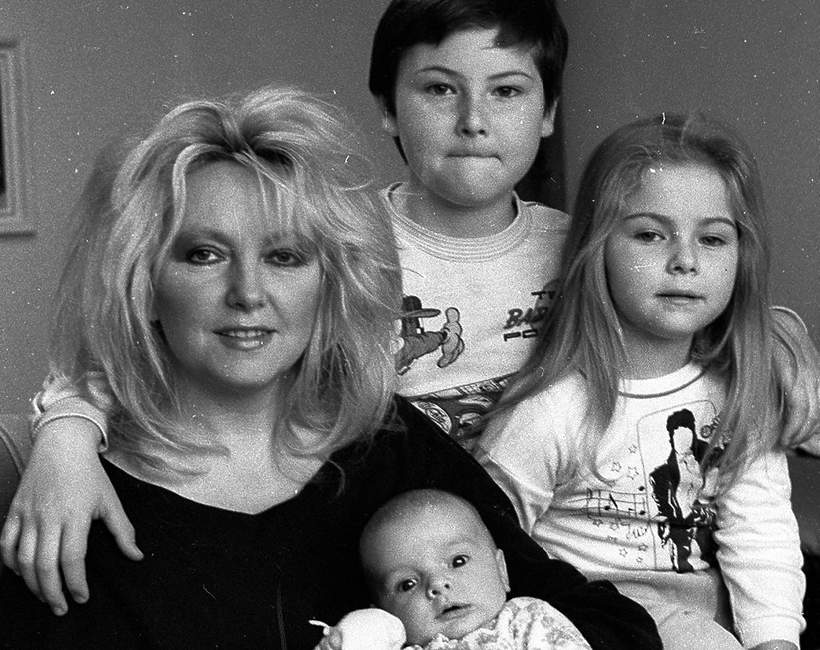 Maryla Rodowicz z dziećmi, 11.1987 r.