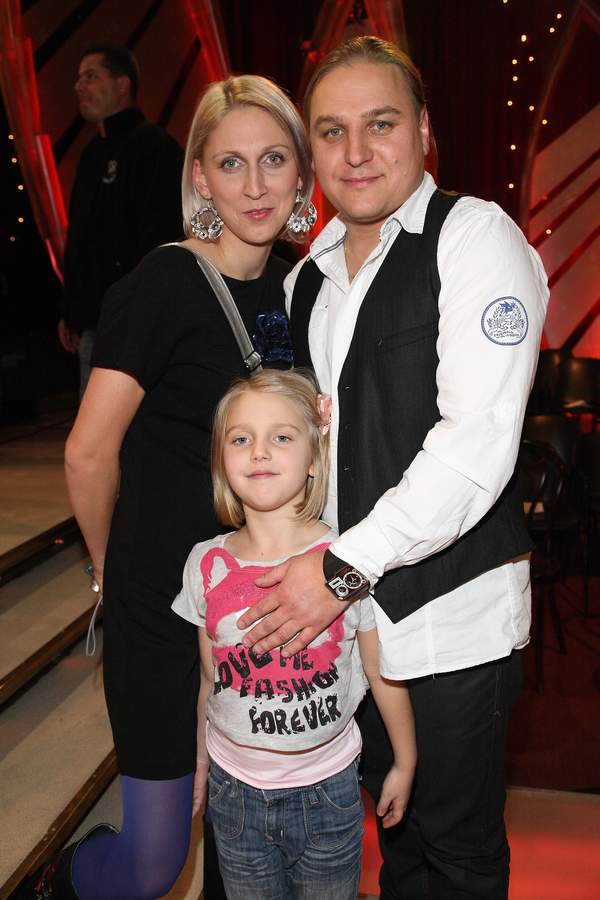 Paweł Golec, żona Katarzyna Golec, córka Maja Golec, studio „Tańca z gwiazdami”, 15.11.2009 rok
