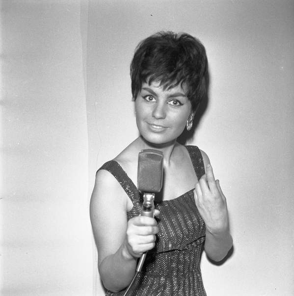 Piosenkarka i aktorka Krystyna Konarska, Polska 1963 rok