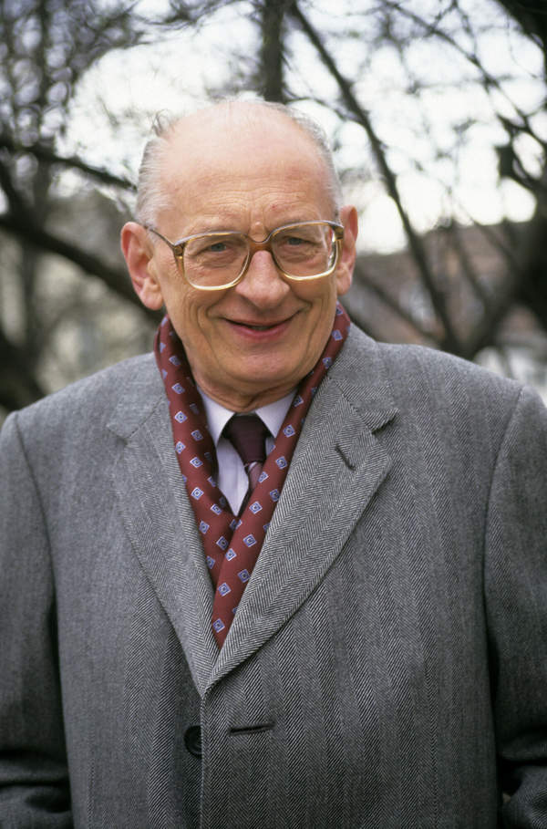Profesor Władysław Bartoszewski, obchodzy 69. rocznicy Wybuchu Powstania Warszawskiego, Warszawa, 18.04.1997 rok