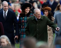 Pierwsze wspólne wyjście księżnej Kate i narzeczonej księcia Harry'ego, Meghan, czyli tak prezentowała się brytyjska rodzina królewska pierwszego dnia świąt