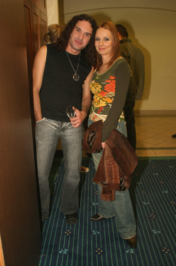 Szymon Wydra i Ewelina Flinta, finaliści programu Idol, 5.10.2003, Gdańsk