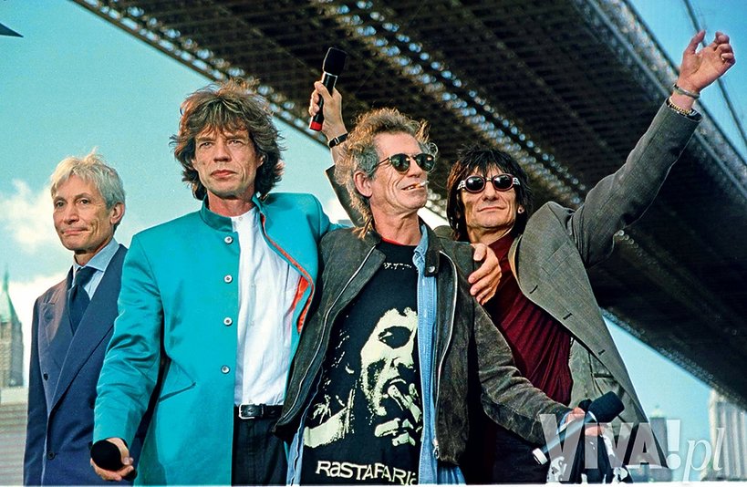 The Rolling Stones w składzie: Charlie Watts, Mick Jagger, Keith Richards i Ronnie Wood na moście Brooklyńskim w Nowym Jorku
