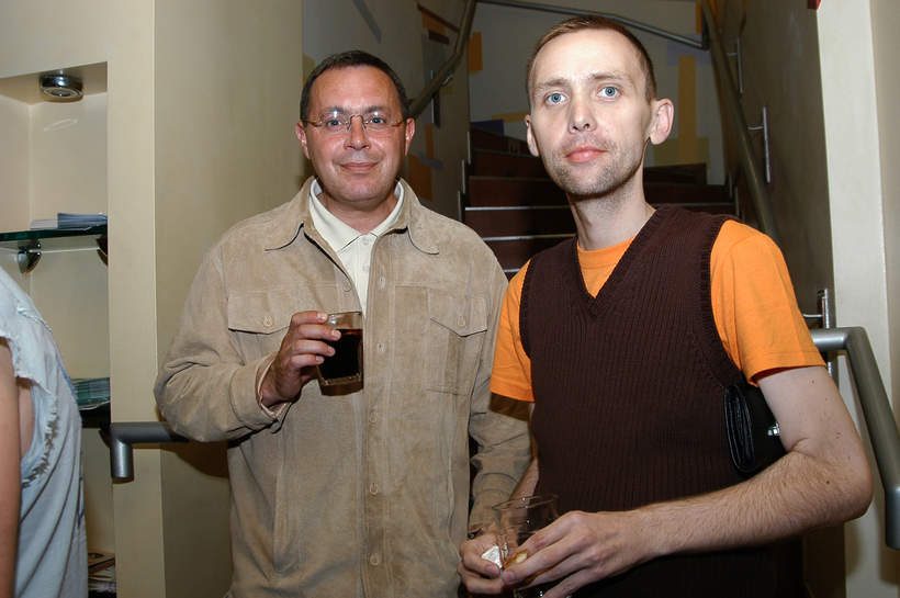 Tomasz Sianecki, Marcin Pawłowski, dziennikarze TVN, drugie urodziny Cafe Szparka; lipiec 2004