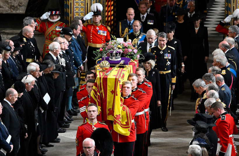 Trumna z ciałem królowej Elżbiety II, Opactwo Westminsterskie, Londyn, Wielka Brytania, 19.09.2022 rok